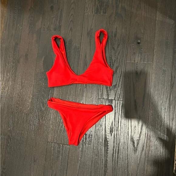 Bright red Zaful bikini - Picture 5 of 7